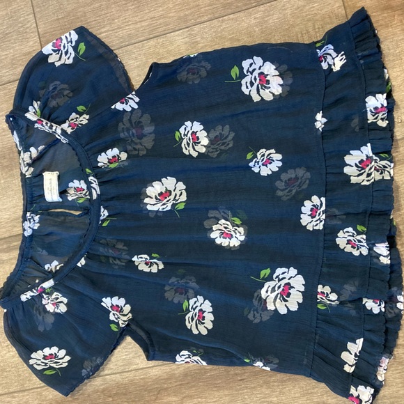 Abercrombie and Fitch women’s M floral lightweight cap sleeve blouse - Picture 4 of 6